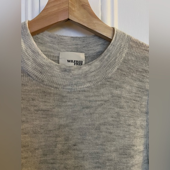 Aritzia Wilfred Free Mockneck Sleeveless Sweater - Picture 2 of 5